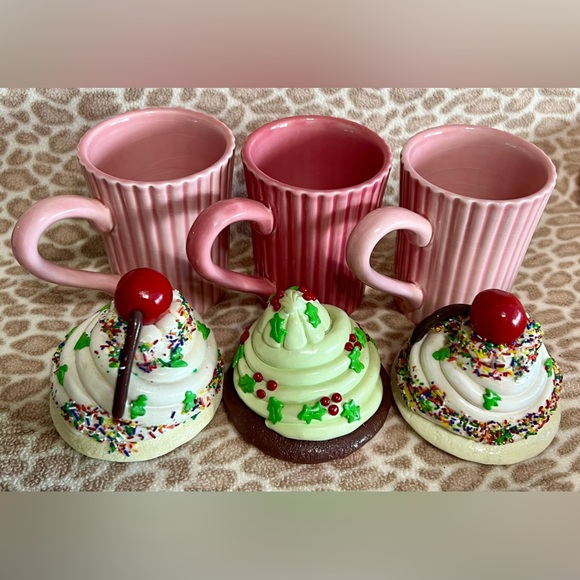 Christmas Cupcake Shape Coffee Mug Cup By Ganz Whipped Cream Holly Lid 3pc - Picture 9 of 13